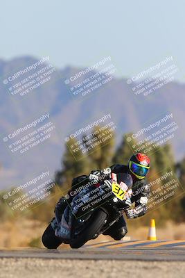 media/Jan-18-2024-Racers Edge (Thu) [[008952c709]]/B Group/Session 4 (Turn 7)/